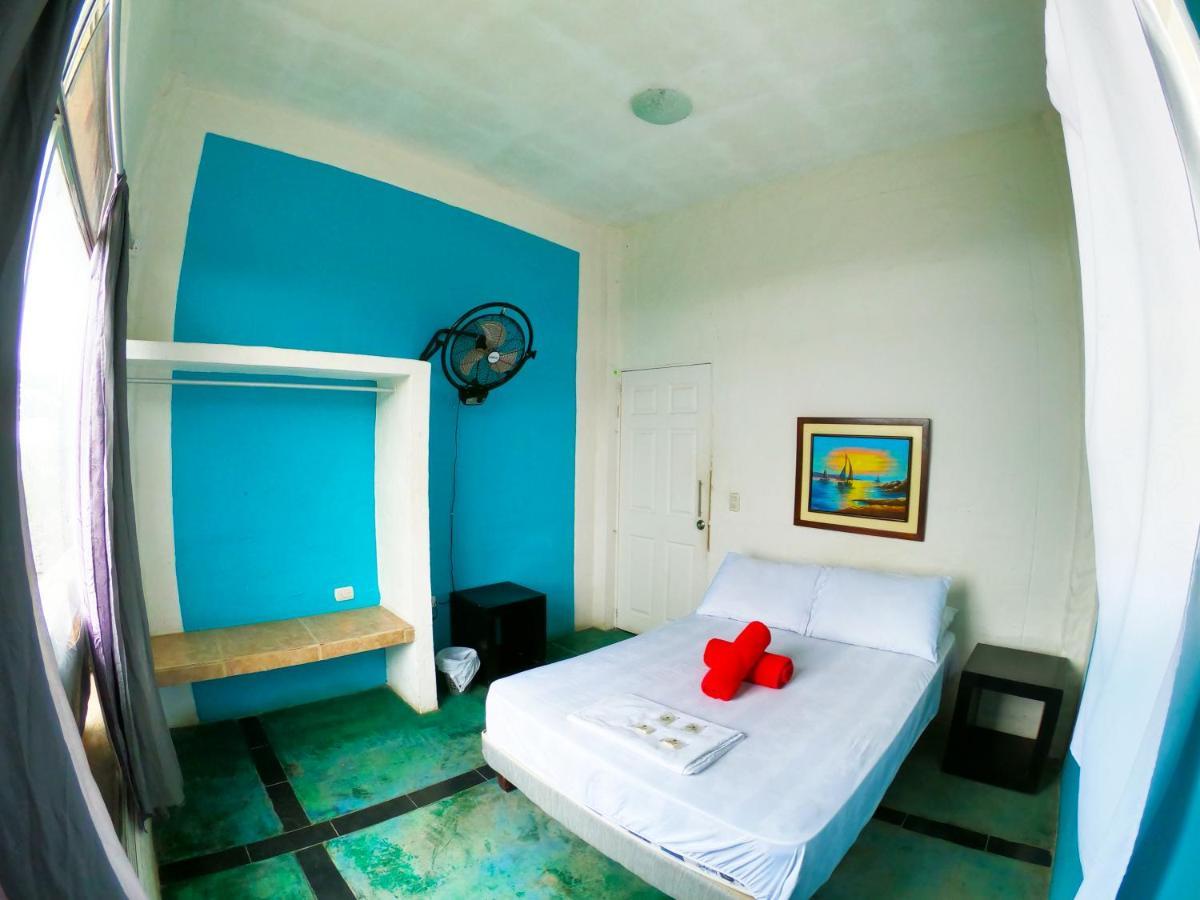 Kiwi Suites HostelMontañita エクステリア 写真