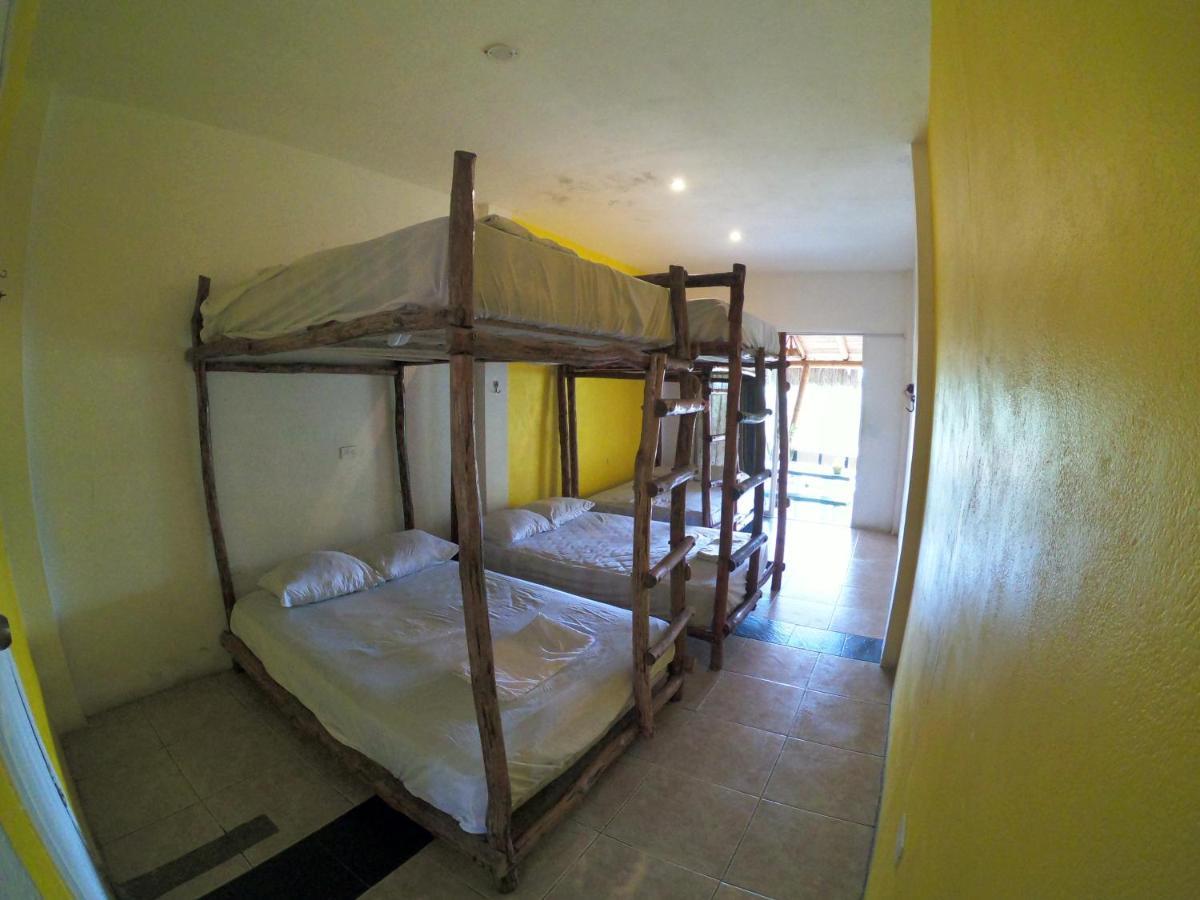 Kiwi Suites HostelMontañita エクステリア 写真
