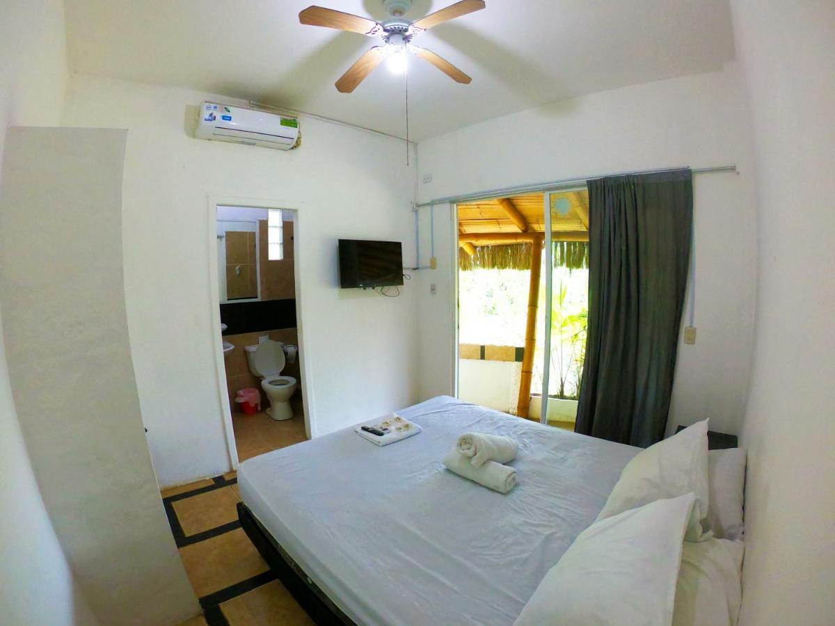 Kiwi Suites HostelMontañita エクステリア 写真
