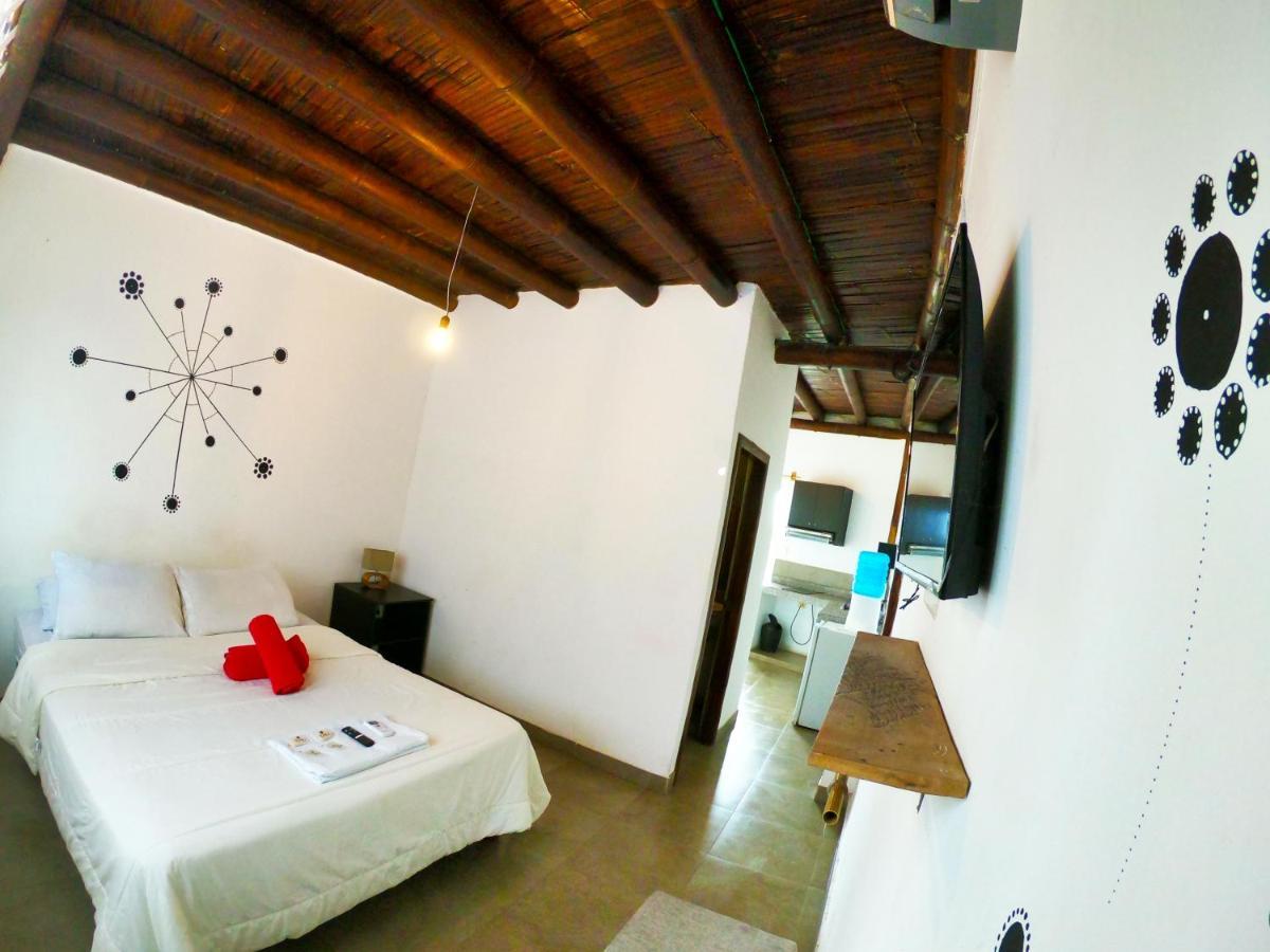 Kiwi Suites HostelMontañita エクステリア 写真