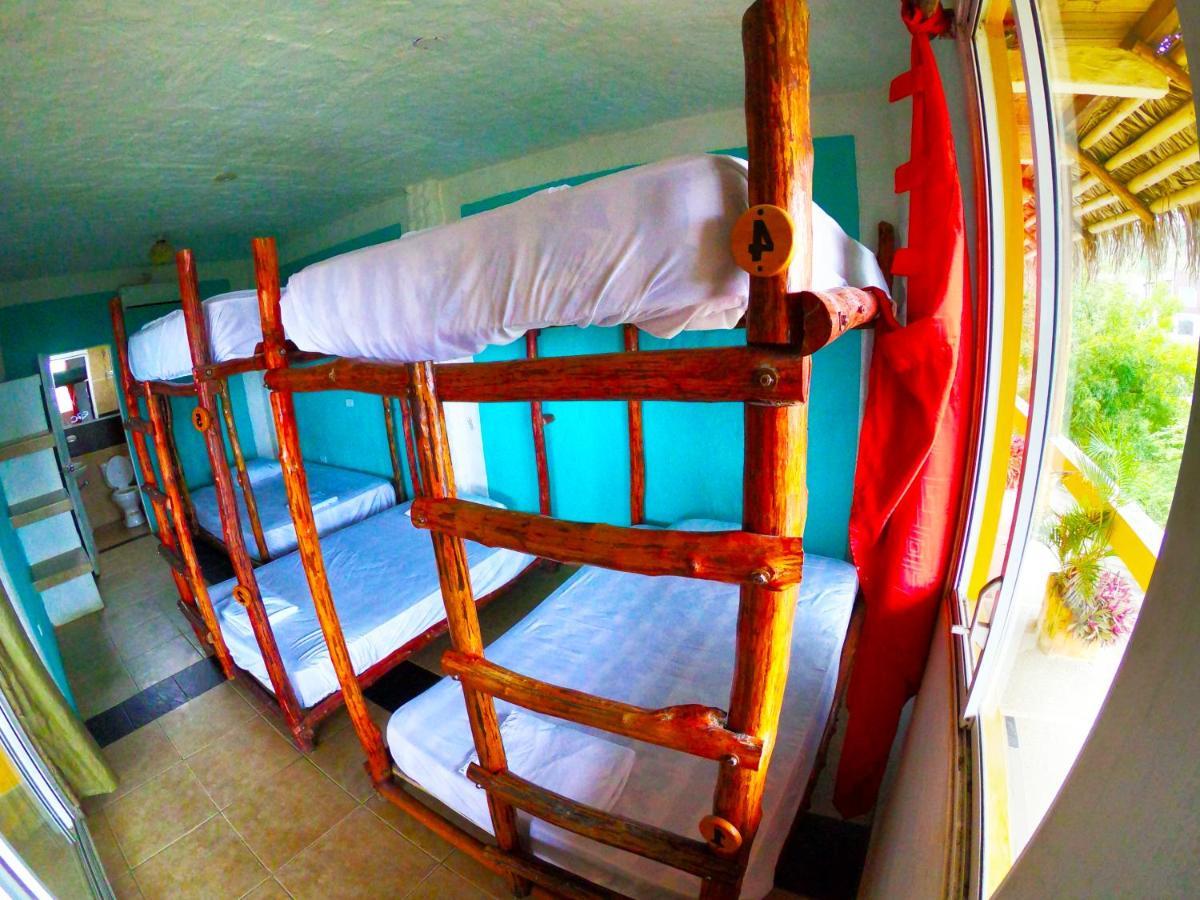 Kiwi Suites HostelMontañita エクステリア 写真