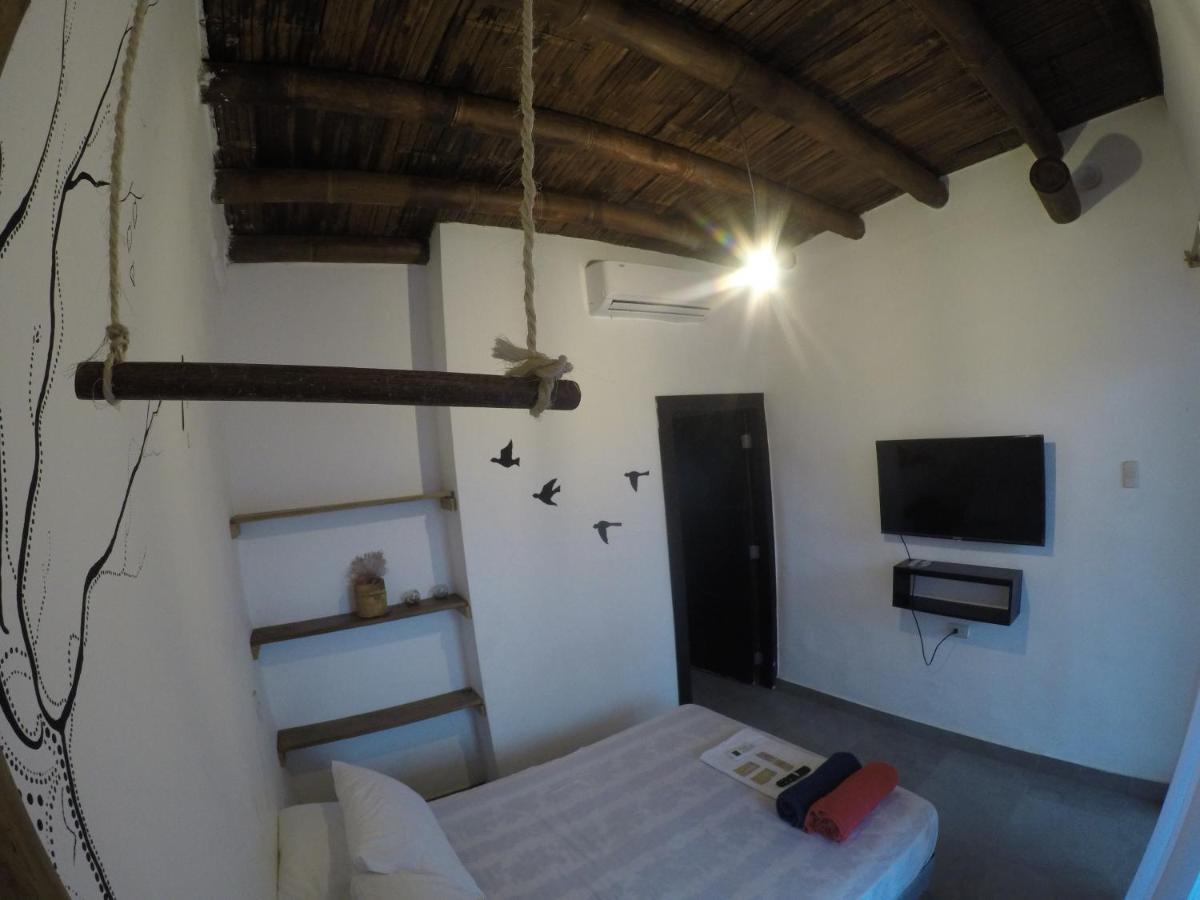 Kiwi Suites HostelMontañita エクステリア 写真