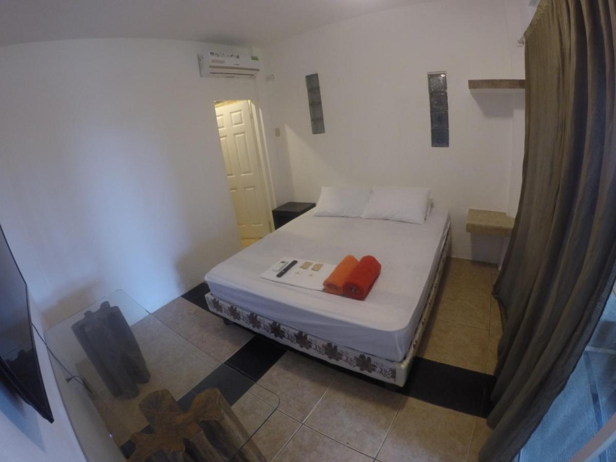 Kiwi Suites HostelMontañita エクステリア 写真