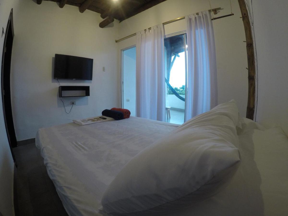 Kiwi Suites HostelMontañita エクステリア 写真
