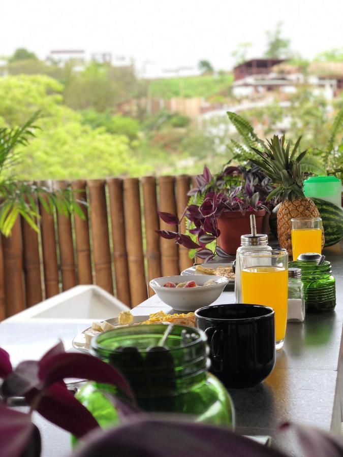 Kiwi Suites HostelMontañita エクステリア 写真
