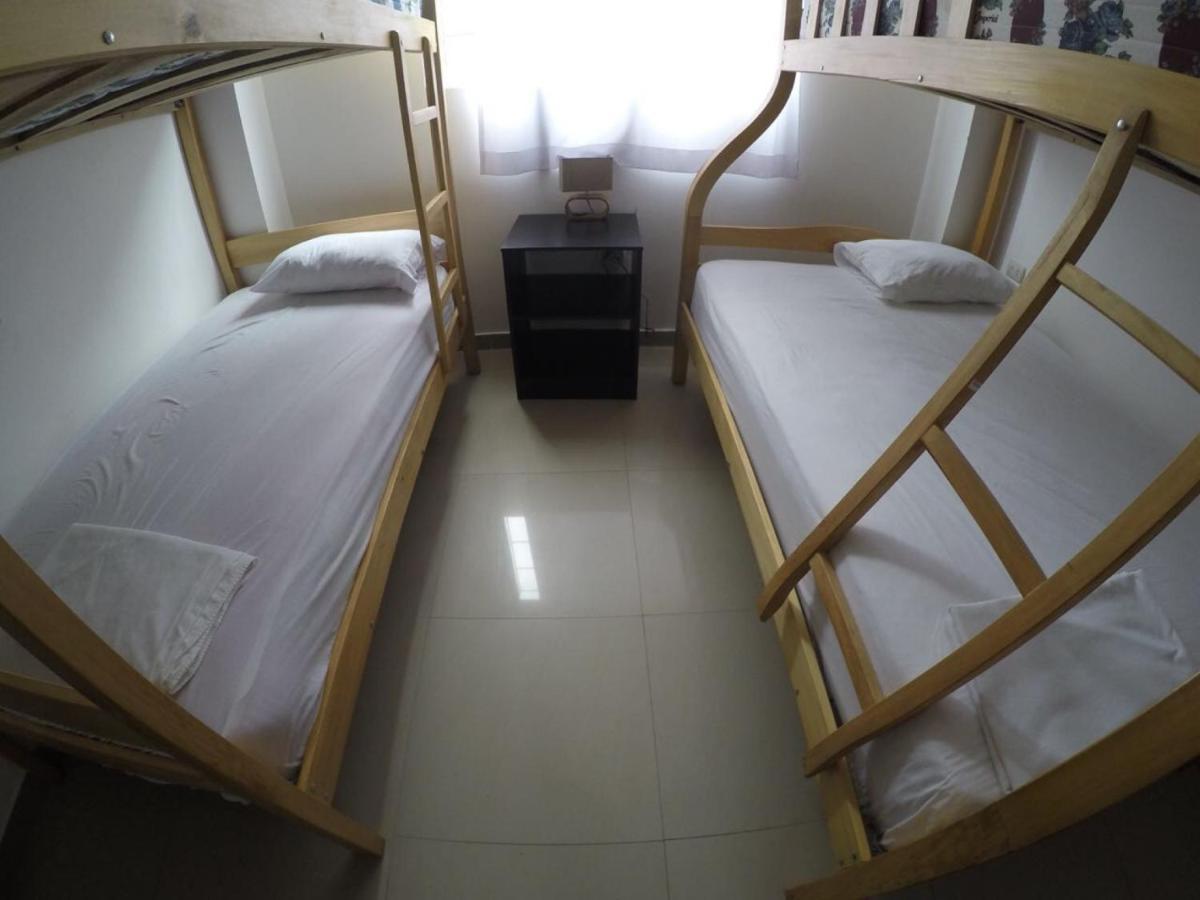 Kiwi Suites HostelMontañita エクステリア 写真